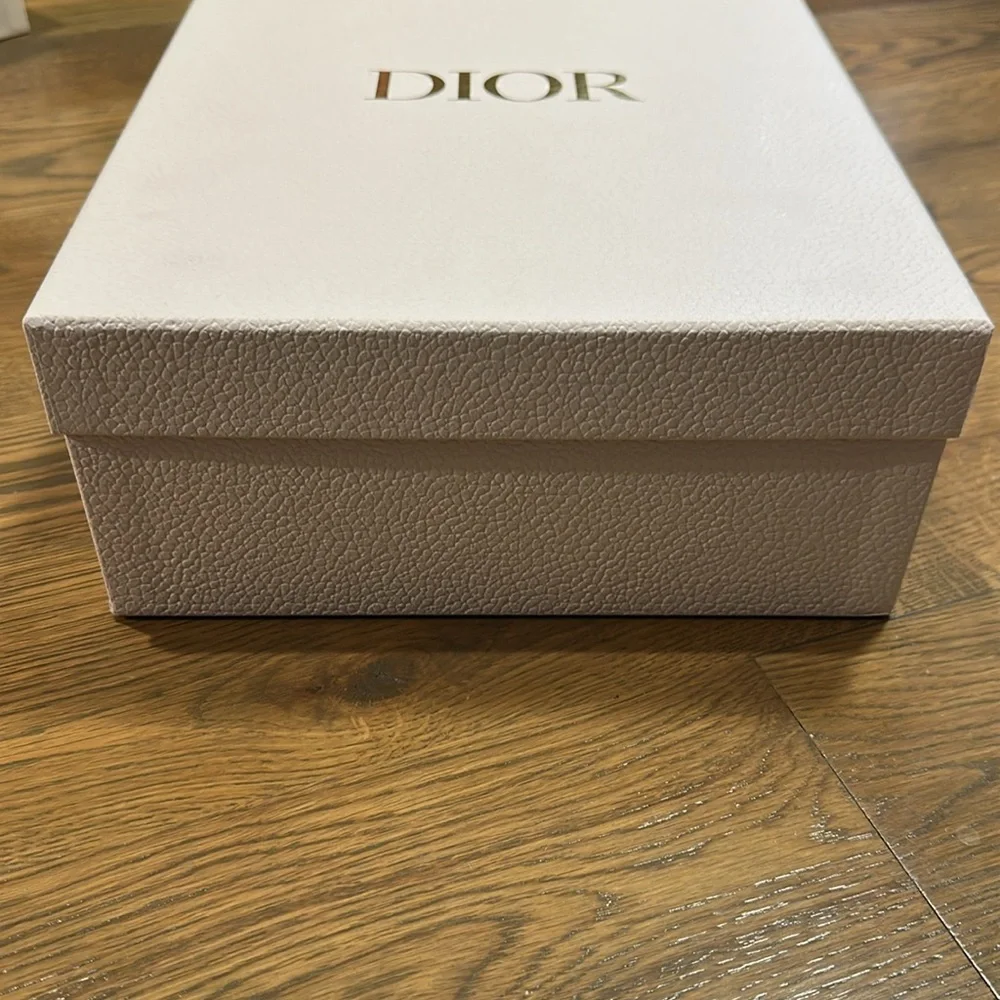 Dior Shoe Box with Gold Lettering - Picture 2 of 2